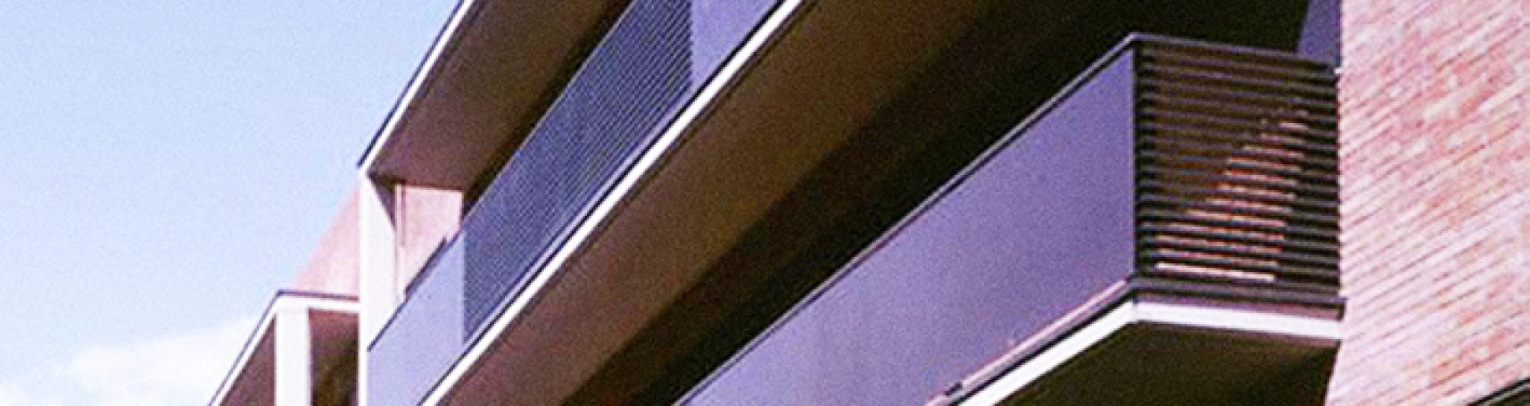 4 T